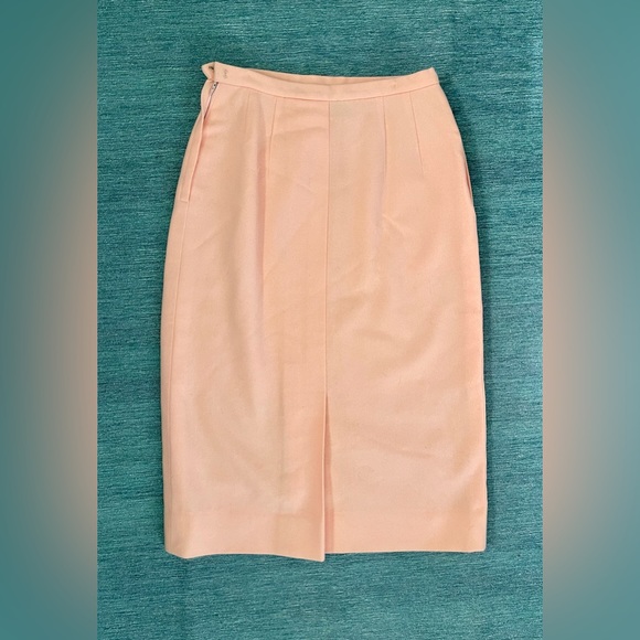 Vintage Retro 1960’s Mid Length Peach 100% Wool Skirt by a coordinate by Talbott - Picture 3 of 16